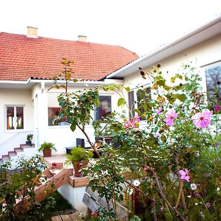 Engels Landhaus Suite Moerbisch Am See Exterior photo