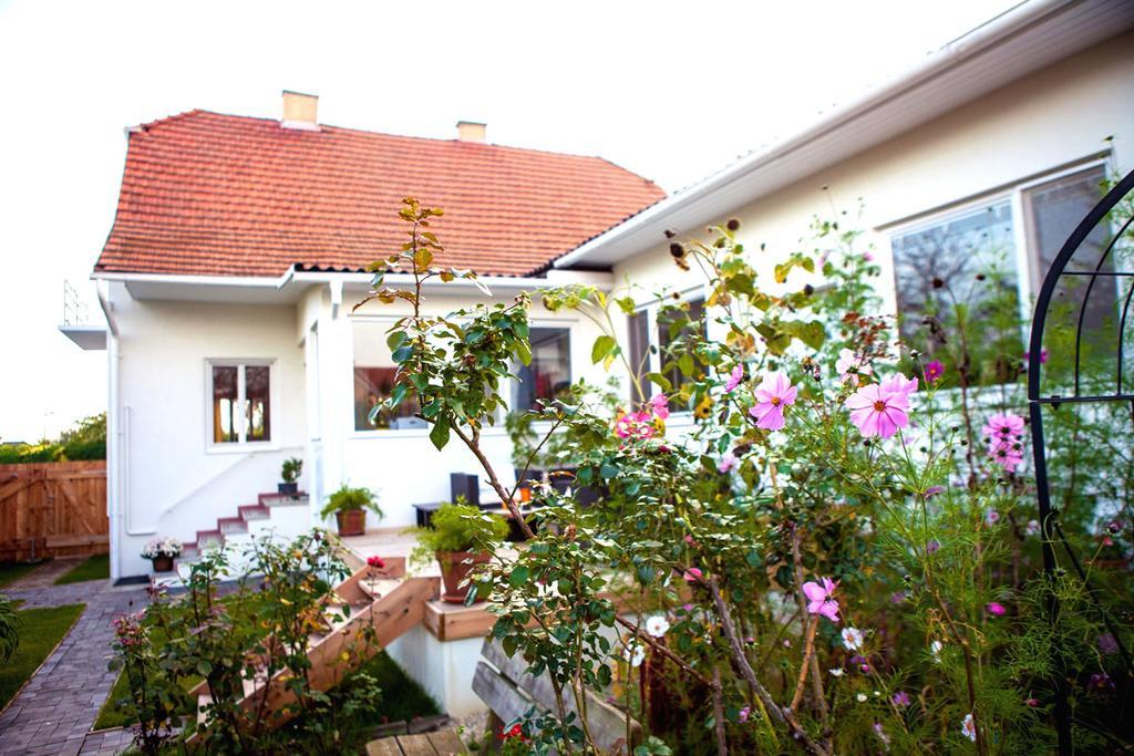 Engels Landhaus Suite Moerbisch Am See Exterior photo