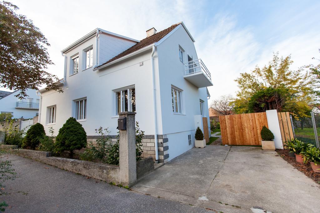 Engels Landhaus Suite Moerbisch Am See Exterior photo